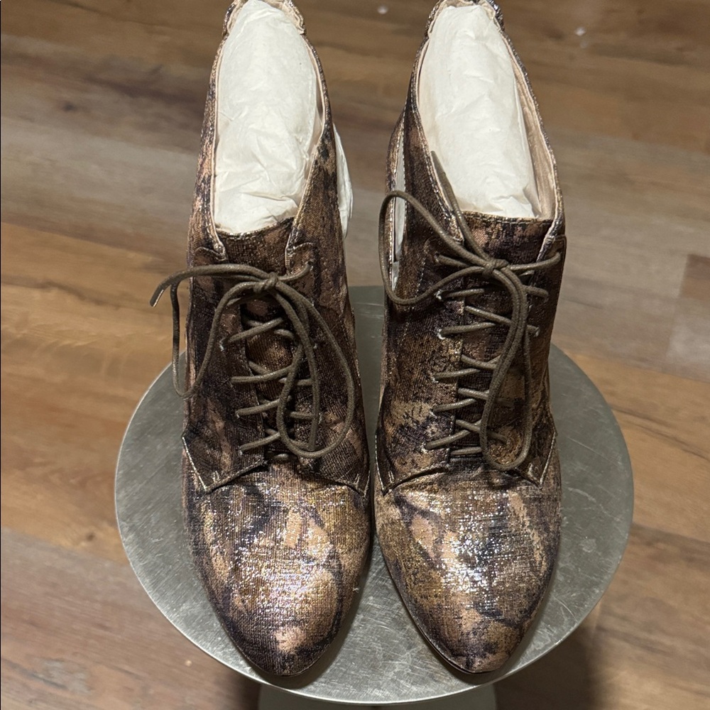 NWOT Louise et Cie Metallic CAMO Lace-Up Boots